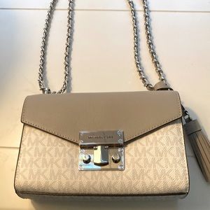 Michael Kors Crossbody handbag in signature, white and gray